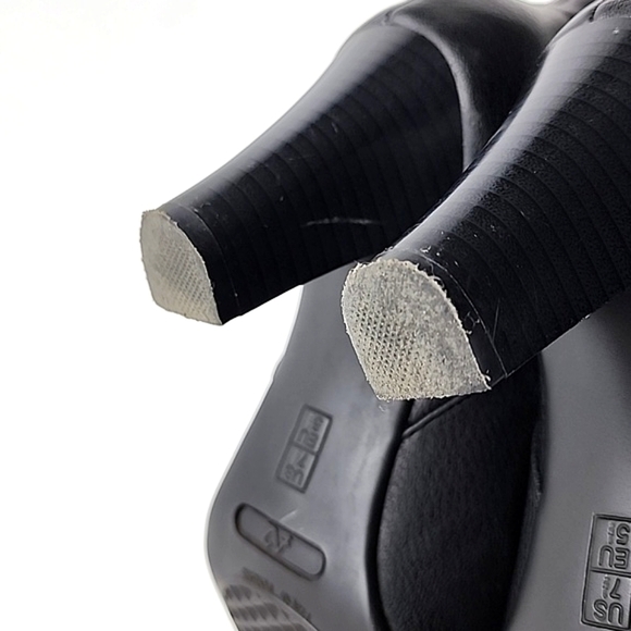 A2 Aerosoles Heelrest Gold Role Black Faux Leather Heeled Ankle Boots Size 7.5 - Picture 10 of 15